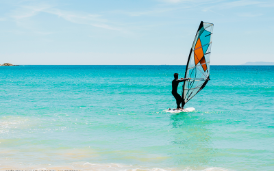 Conheça a Praia de Tucuns em Búzios: Perfeita para quem gosta de esportes!